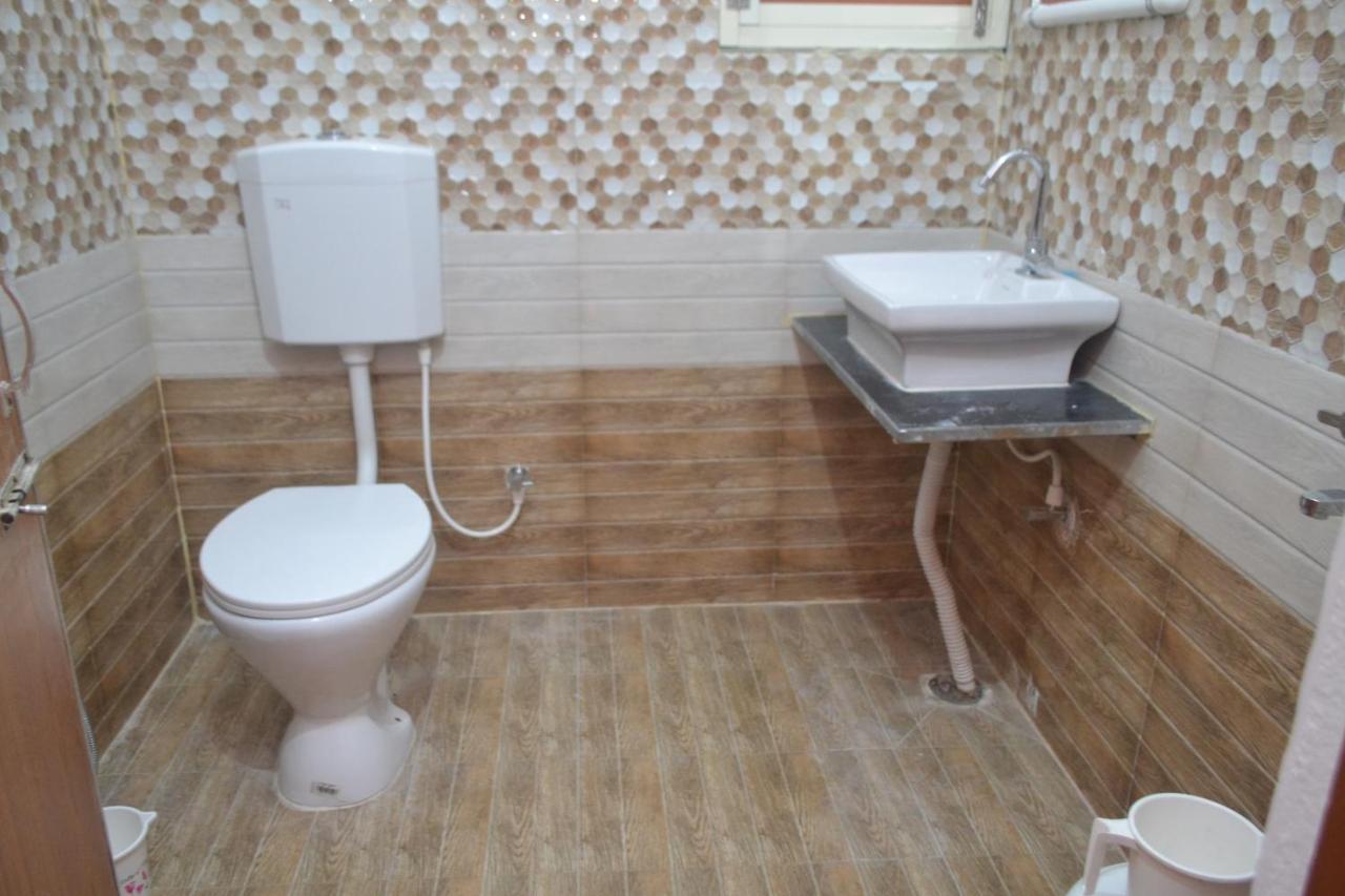 Hotel Golden Palace Kendrapara ภายนอก รูปภาพ