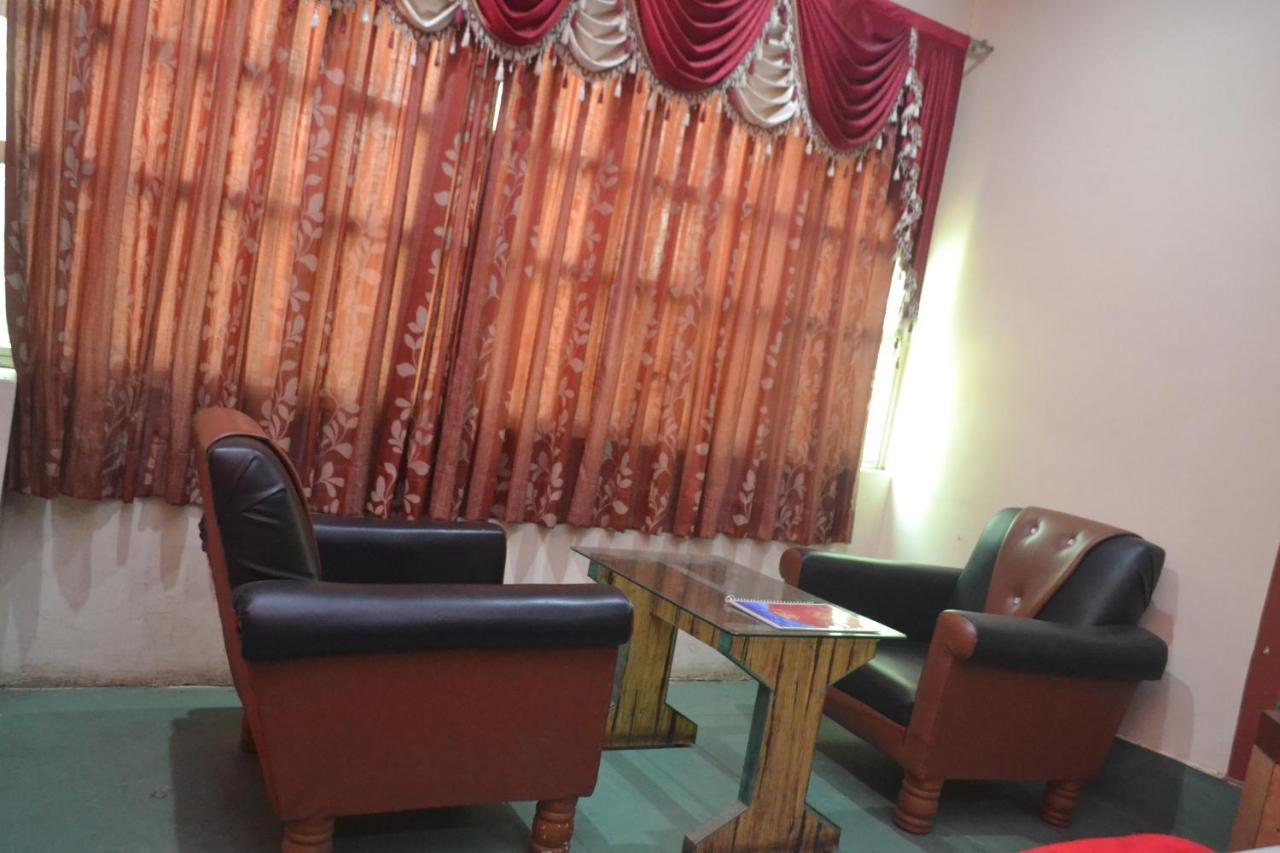 Hotel Golden Palace Kendrapara ภายนอก รูปภาพ
